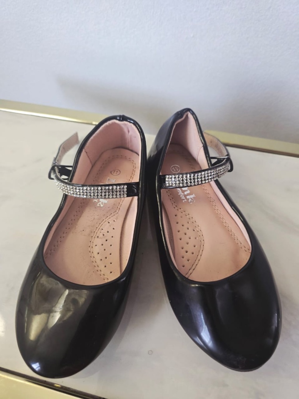 LINK Comfort Girl’s Toddler Rhinestone Shoes Size 11.